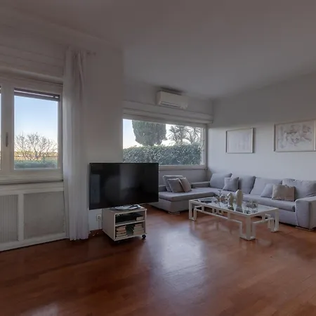 The Pope Courtyard Apartment