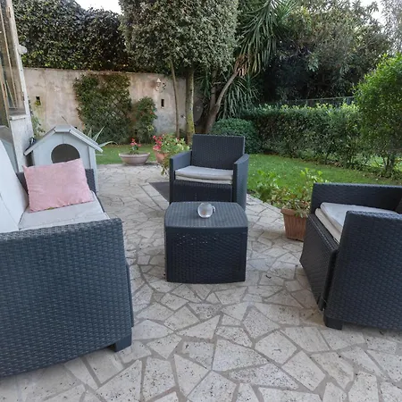 The Pope Courtyard Apartment *